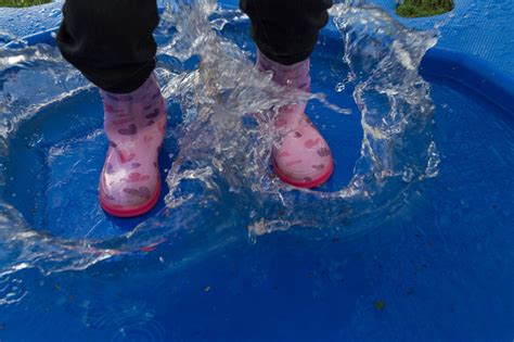 Puddle Jumping 1 .